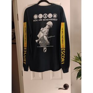 Rare  CFRGear  Escort Rider Vietnam The Wall That Heals Sweatshirt  XL